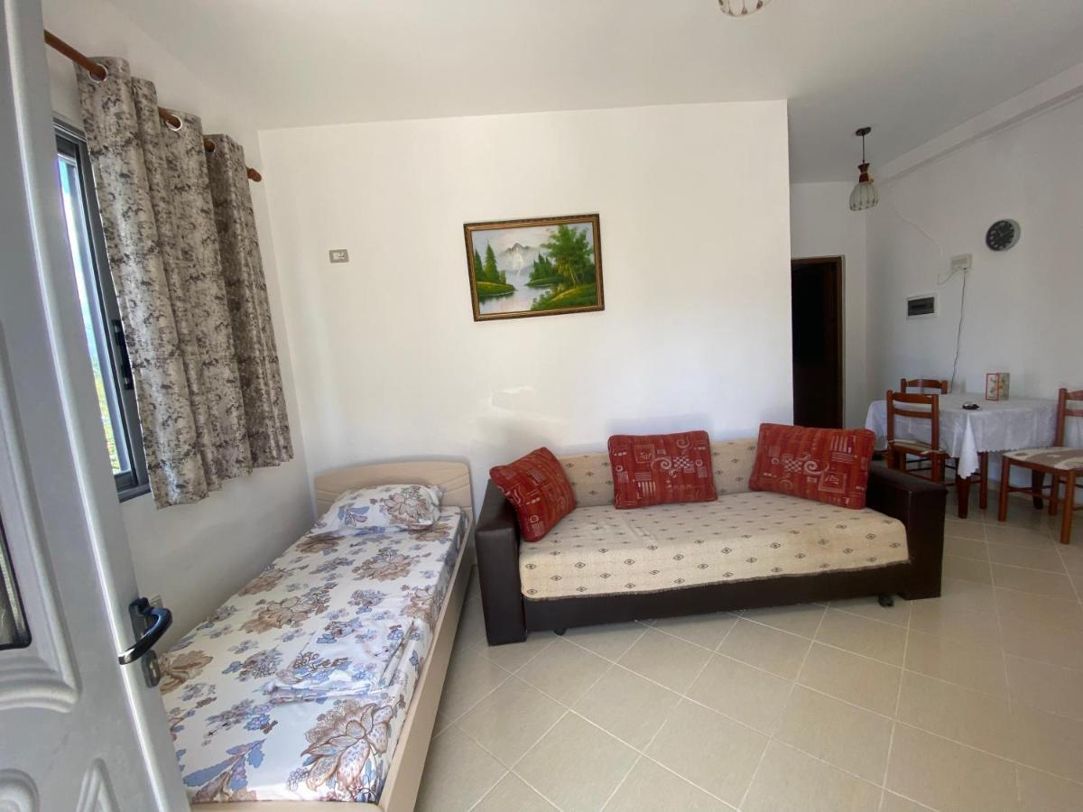 Vila Leo Ksamil Luaran gambar