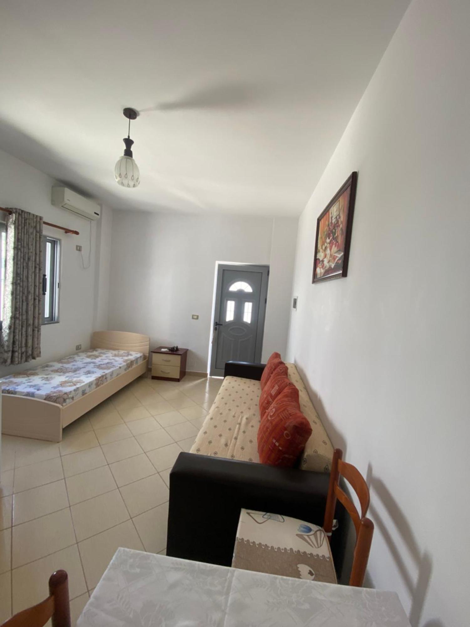 Vila Leo Ksamil Luaran gambar